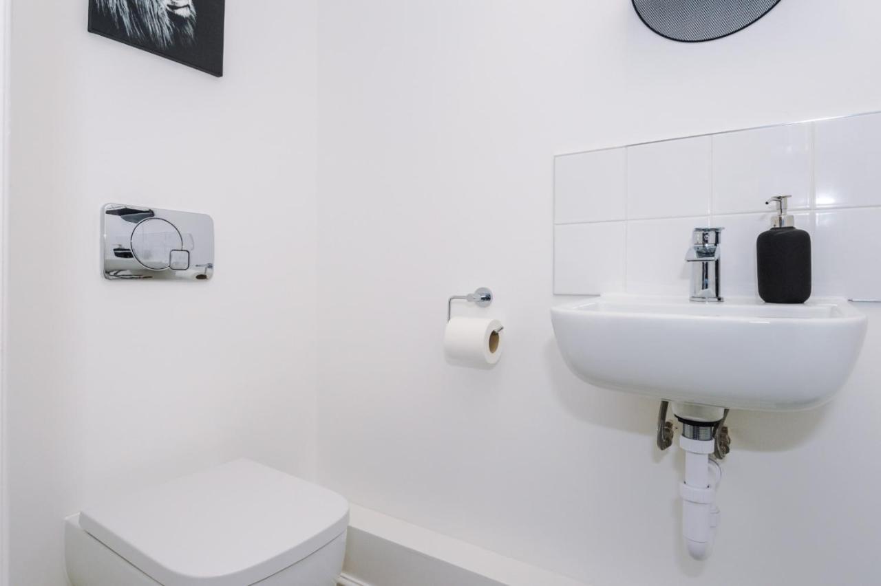 Rest&Recharge At Ridgefield House Villa Manchester Exteriör bild